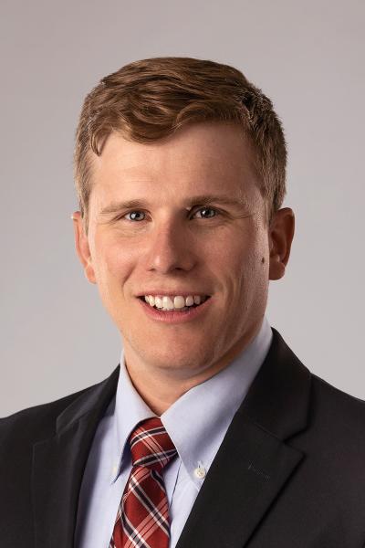 Zachary Luebbering, DO headshot