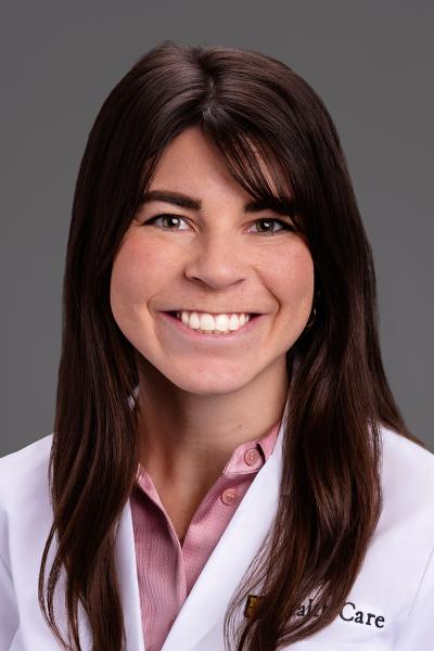 Holly Day, FNP headshot