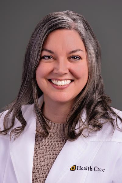 Kelli Cash, FNP headshot