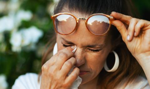 woman with allergies